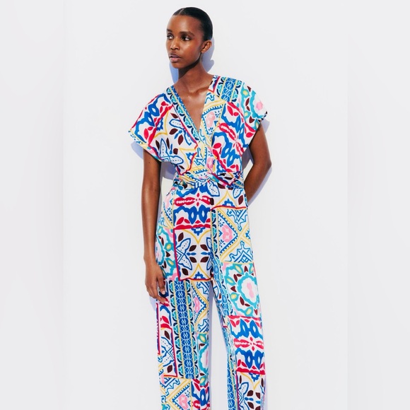 Zara -Satin Effect Print Jumpsuit -size S - NWT - Picture 2 of 8